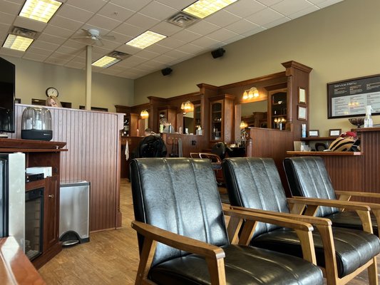 Roosters Men's Grooming Center