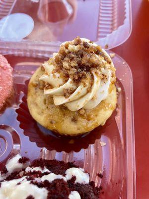 Caramel Butter Crunch Cupcake