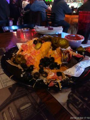 Nacho humungo! Enough for the gang!