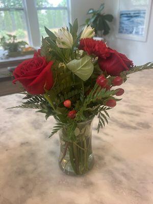 This is your designer's choice $100 bouquet for Mother's Day