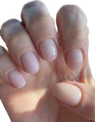 Long lasting hybrid gel that doesn't damage nails like a typical gel manicure.