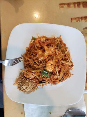 Shrimp pad Thai