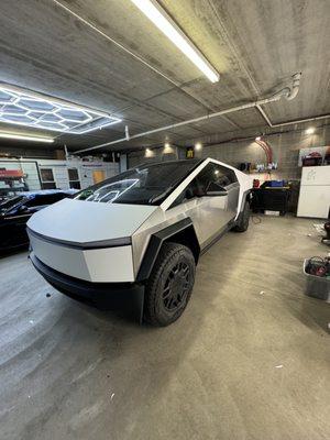 Tesla Cyber Truck getting a matte white Vinyl Wrap