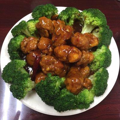 I love their General Tso!  I've yet to find a place that has better sauce. The chicken is average, but in the sauce is soooo good.