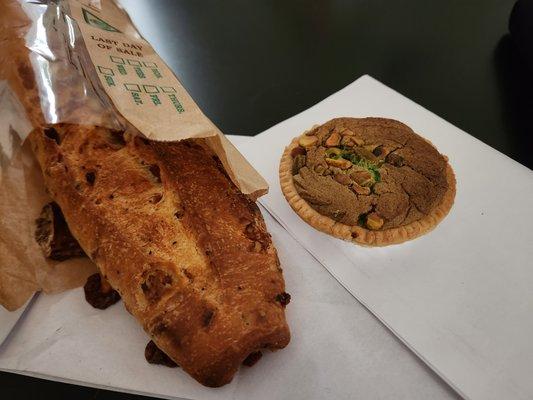 Prosciutto bread loaf/ Pistachio tart