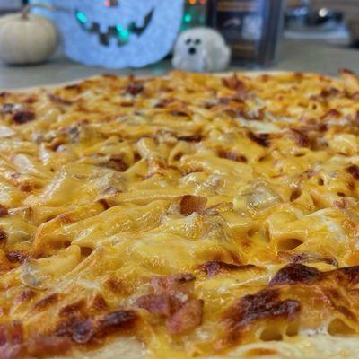 Bacon Mac and Cheese Pizza