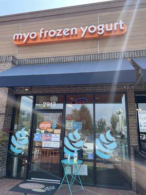 MYO Frozen Yogurt