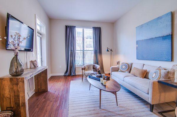 Pine: 1BR + 1BA