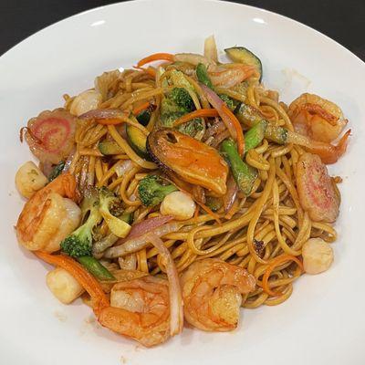 Mixed seafood wok fried noodles