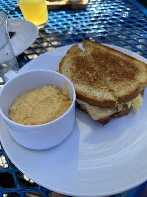 Egg sandwich with tobasco cheesy grits