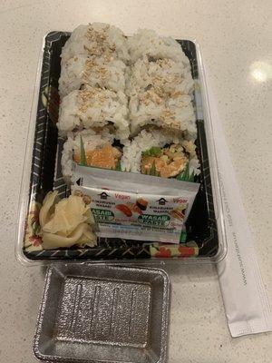 Spicy crunch salmon roll. So good!