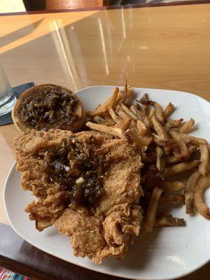 Chicken pub with regular fries