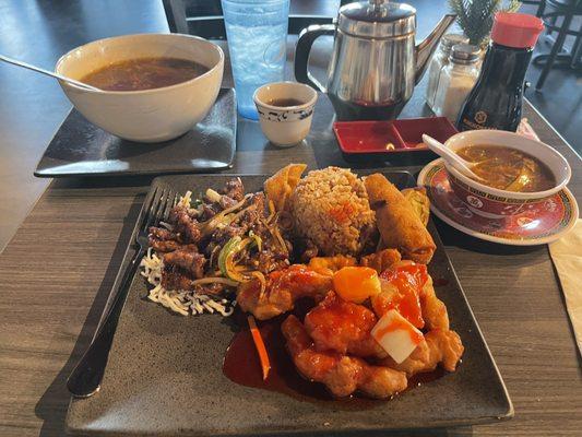 Mongolian beef & sweet and sour chicken lunch combo