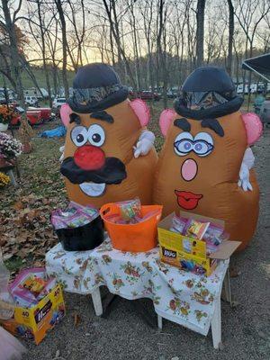 Trick or treating in the RV park 2022