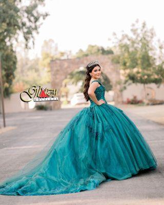 Gorgeous Quinceañera dress in the color Esmeralda