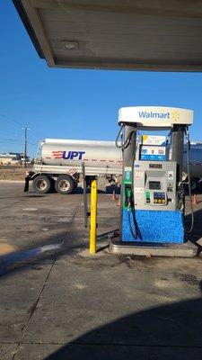 Gas Pump & Refuel Truck  11-21-2022