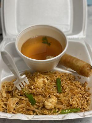 Chicken pad Thai lunch special