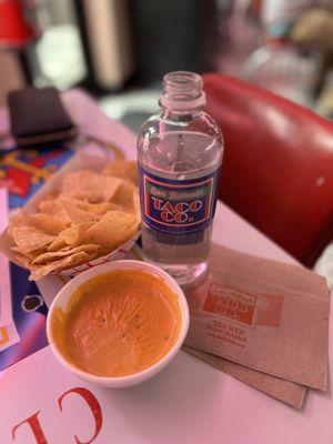 Chili Con Queso & Chips