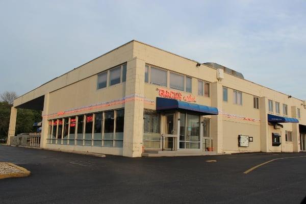 This is the main entrance of Garcia's Pizza in a Pan in Champaign.