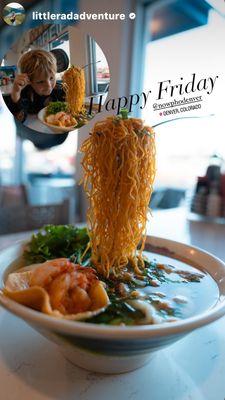 Happy Friday at Nơw Pho Denver

We're open 'til 3:00 AM today and tomorrow.

Where are our nightbirds at?