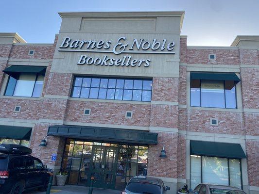 Barnes & Noble