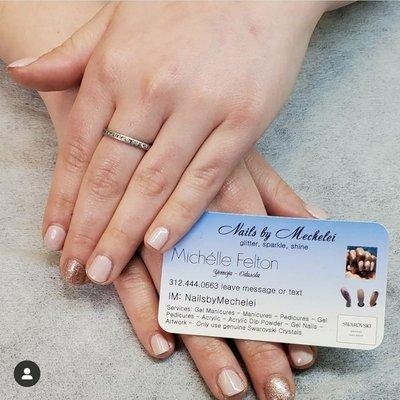 Gel (no chip) polish with accent finger