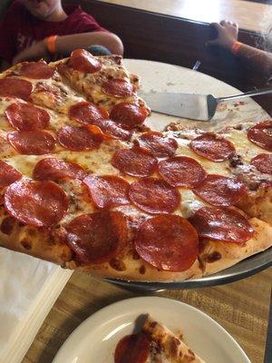 Large pepperoni pizza