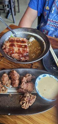 Food us very good definently coming back ramen,takoyaki  balls, chicken karage  are very tasty