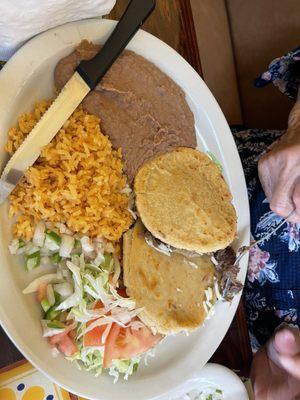 Gordita plate w/barbacoa