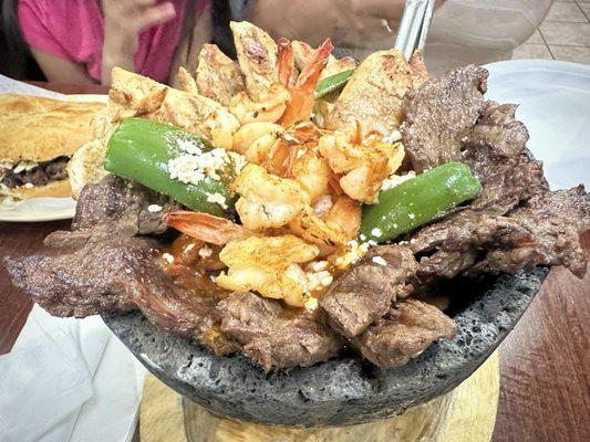 Molcajete Mar y Tierra