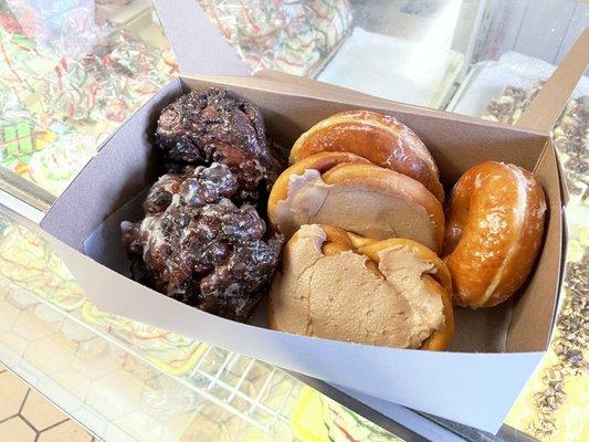 My goodie bag: Apple Fritters, Maple Cinnamon Twist and the classic Glazed Yeast Donut!!  (12/30/2020)