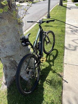 Electric Mountain Bike from Beverly Hills Bike shop on Pico