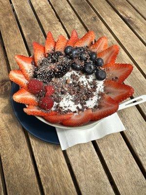 Berry acai bowl