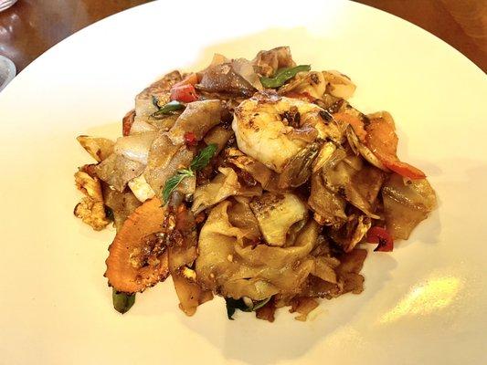 Best drunken noodles in the east coast!