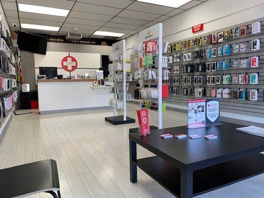 CPR Cell Phone Repair Thousand Oaks CA - Store interior