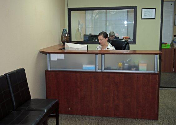 2100 NE Broadway, Ste 105 Reception Desk