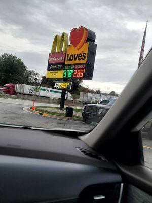 Mcdonalds/ Love's sign