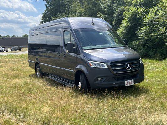 2022 14 passenger sprinter