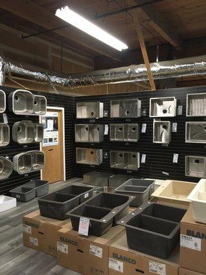 Master Wholesale Sink Room. Stainless Steel, Composite, & Porcelain Sinks.