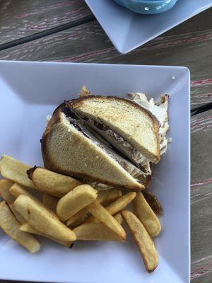 Blueberry cranberry turkey sandwich & fries