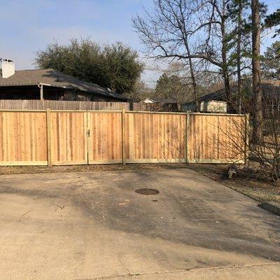 6' Privacy Fence with Trim