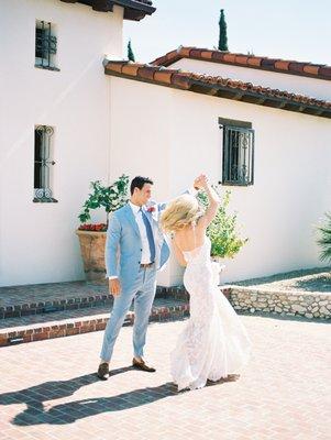 Fine art villa wedding