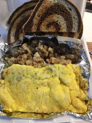 Veggie omelette with potatoes and marble rye