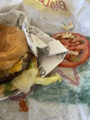 Horrible burger missing a burger patty and they put tomatoes after I ordered without