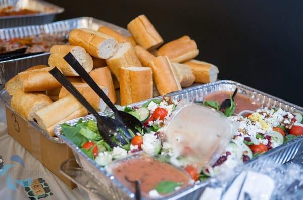 Salad and bread for Italian beefs