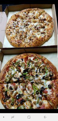 Supreme pizza and white pizza with chicken so good!!!!