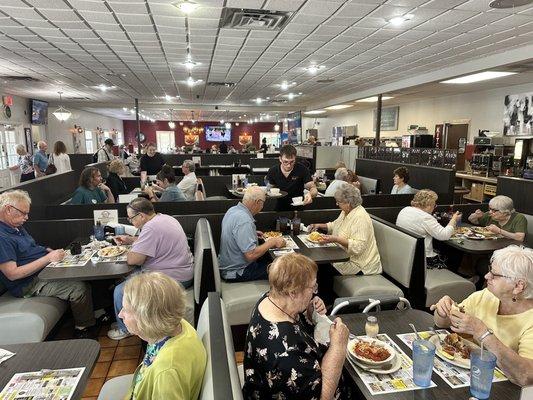 Sunday morning at Centervill diner