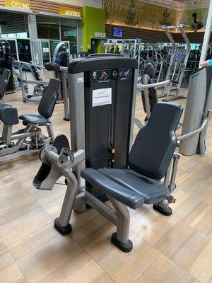 Leg extension machine