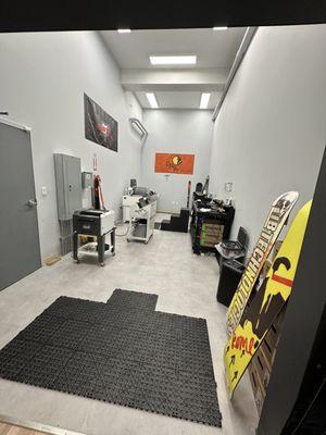 Full service ski tuning and snowboard tuning shop