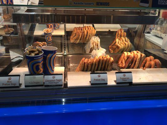 Hot Pretzel Display